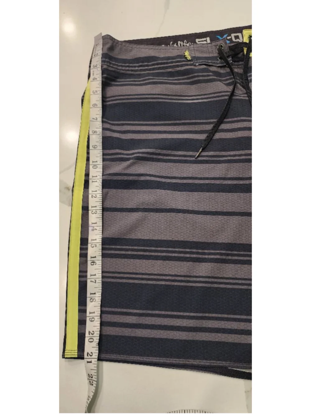 Salt Life SLX-QD Vapor Stretch Men's 38 Board Shorts Black Gray Striped Swim
